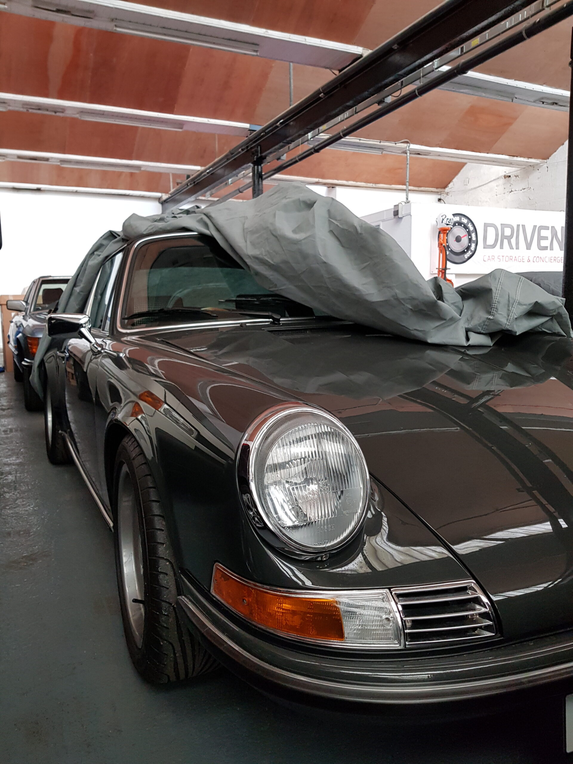 Lancashire_porsche_car_storage